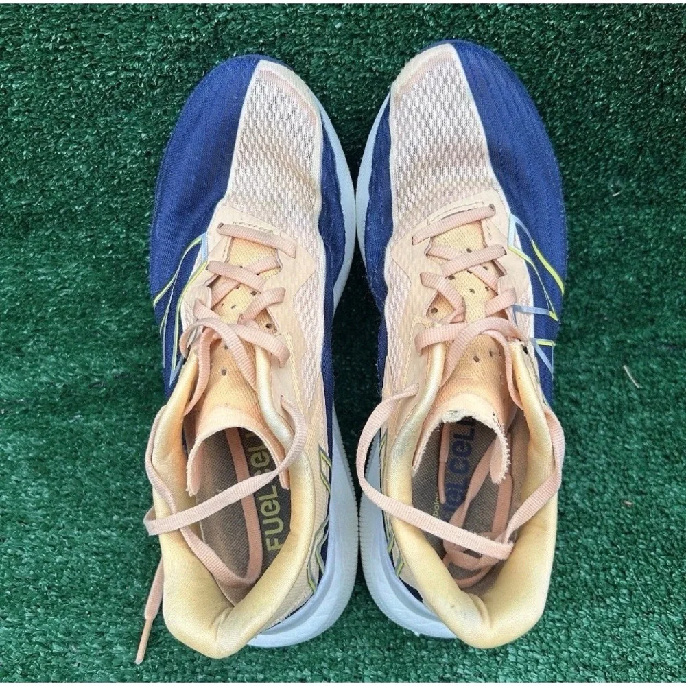 New Balance FuelCell Rebel v2 Peach Navy Blue Running Shoes WFCXCP2 Womens 9.5